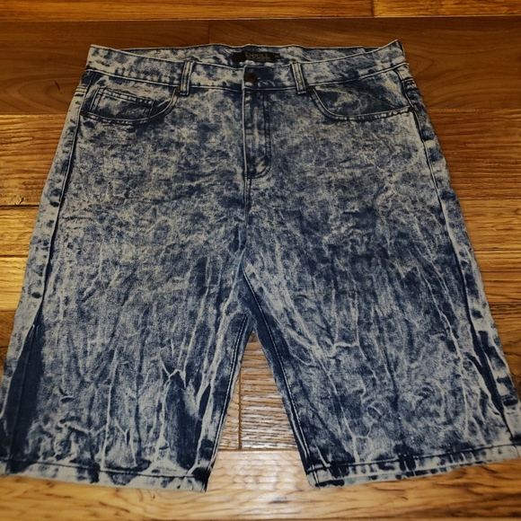 Men jean shorts - Picture 1 of 1
